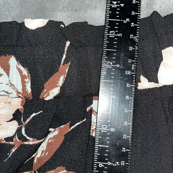 Shein Womens Medium Multicolor Floral Elastic Waistband Flowy Shorts - Picture 5 of 6